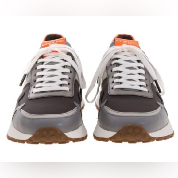 MICHAEL KORS
Miles sneakers in anthracite color pre-use no box . Like New - Picture 5 of 6